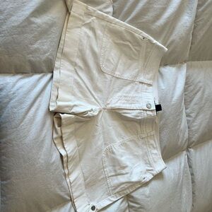 White House Black Market pret white Shorts